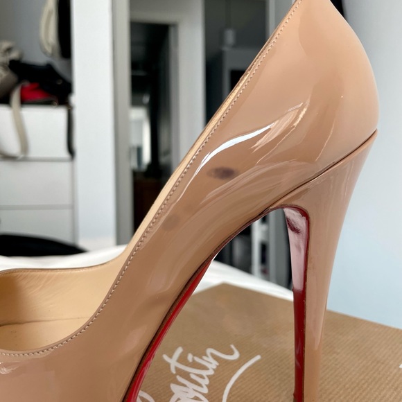Christian Louboutin Lady Peep Nude Patent Leather - Picture 8 of 16